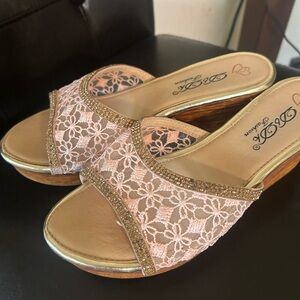 Chic Lace Wedge Sandals with Gold Accents
